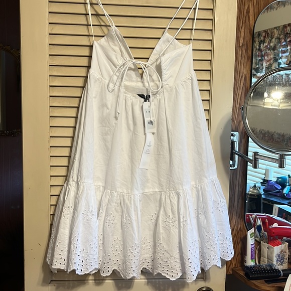 Zara NWT size XS white eyelet dress. With liner. So pretty open back tie - Picture 5 of 5
